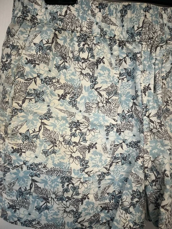 Roots Hemp Light Blue and White Floral Shorts - Picture 4 of 6
